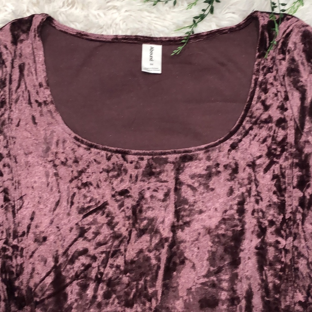 Abound crop top - Picture 2 of 9